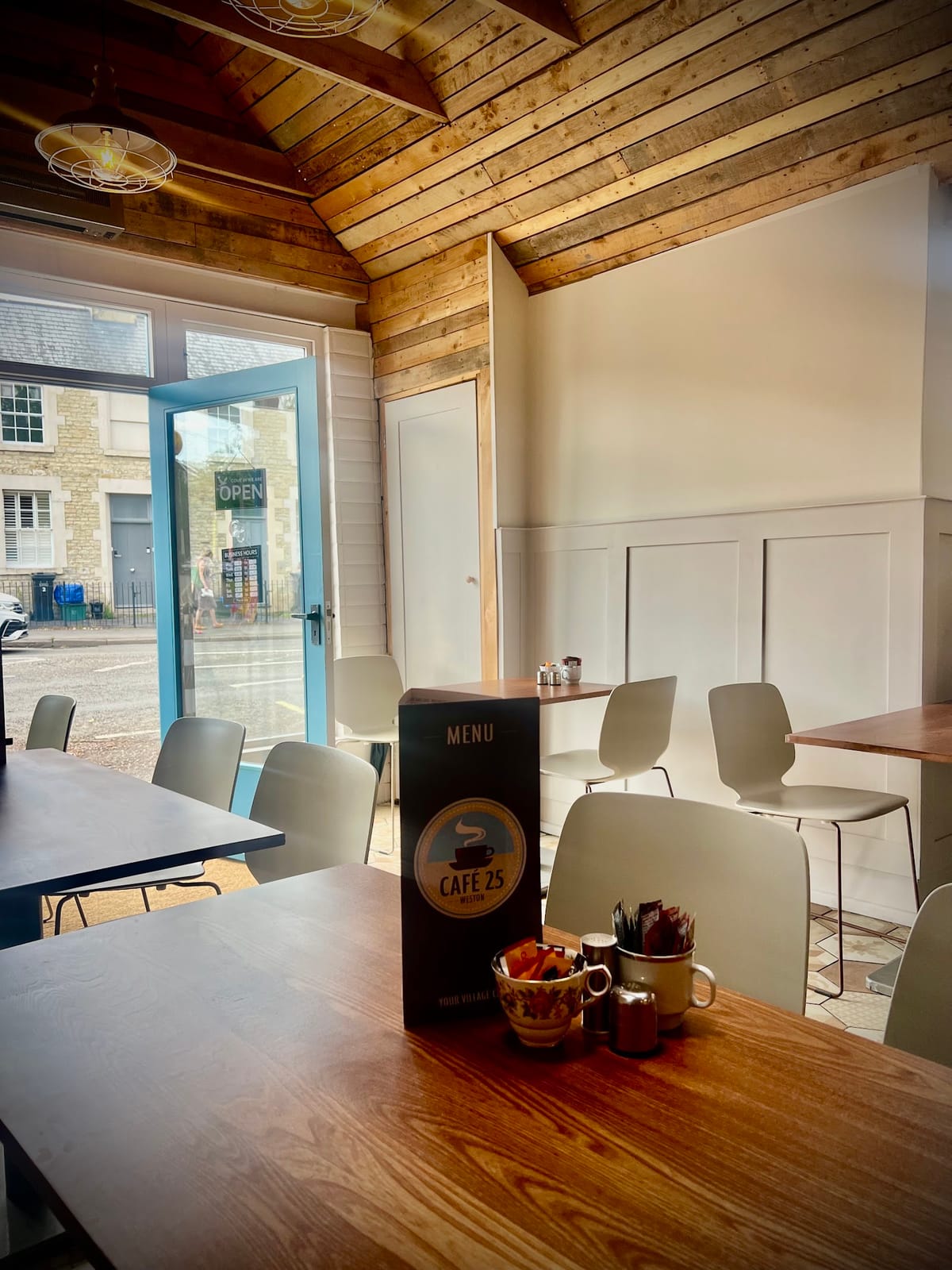 Cafe 25