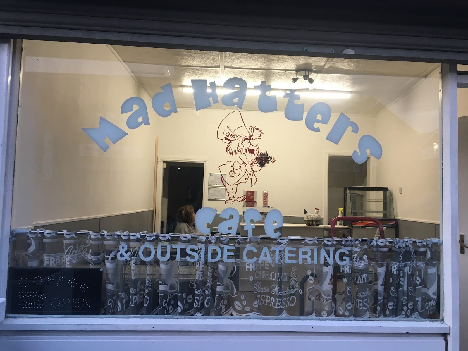 Mad-hatters cafe