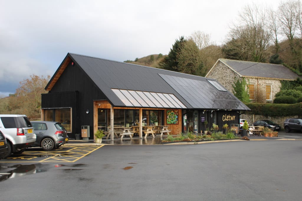 Siop a Chaffi Cymunedol Cletwr photo 4