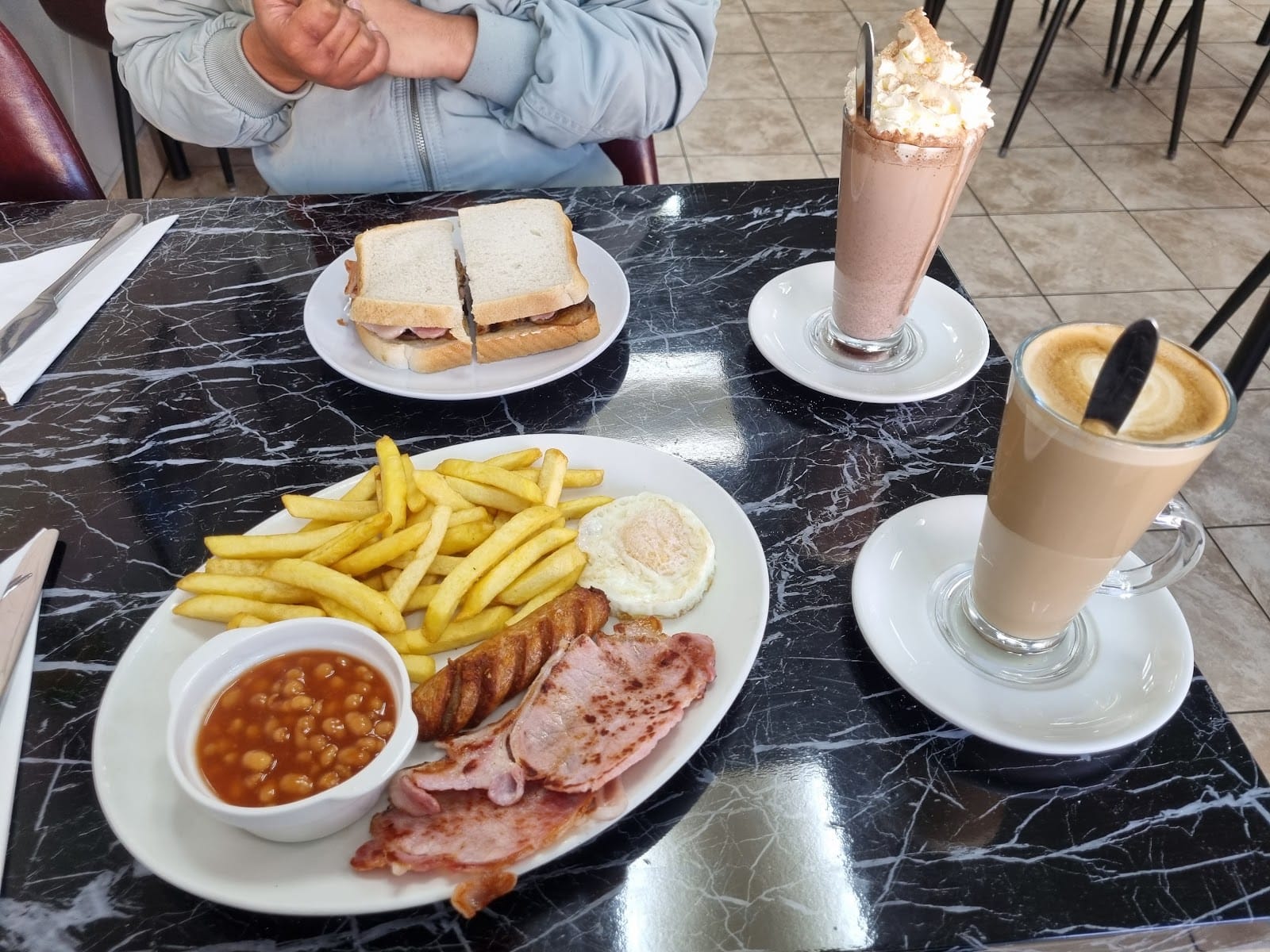 Head Chef Cafe & Restaurant