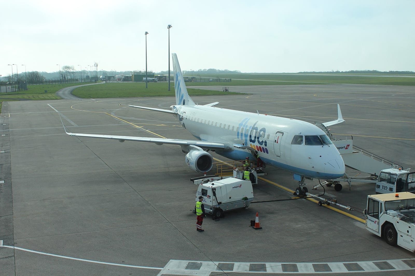 Costa (arrivals) photo 2