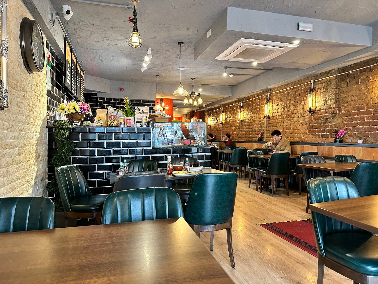 Bentley's Café