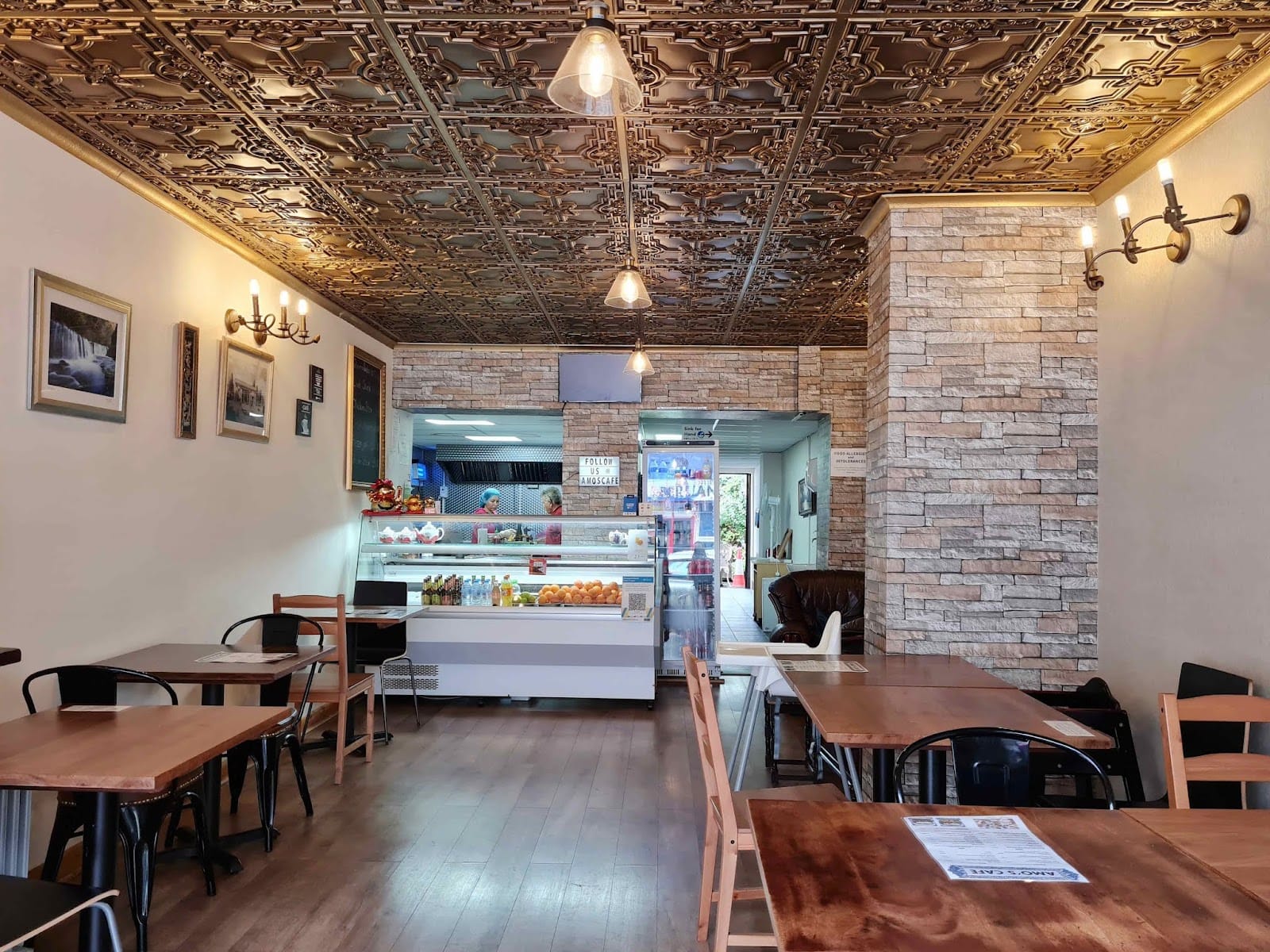 Amo's Cafe