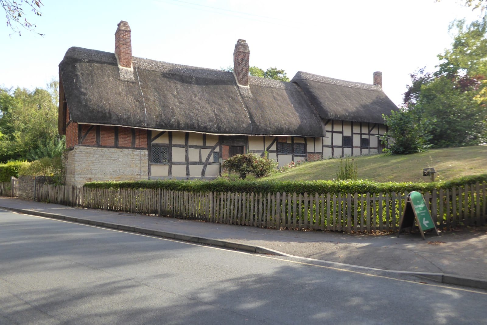 Anne Hathaway's Cottage Garden Cafe