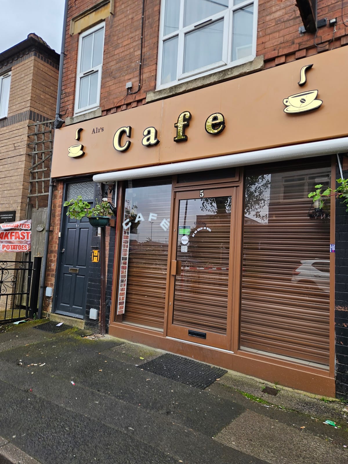 Ali's Cafe