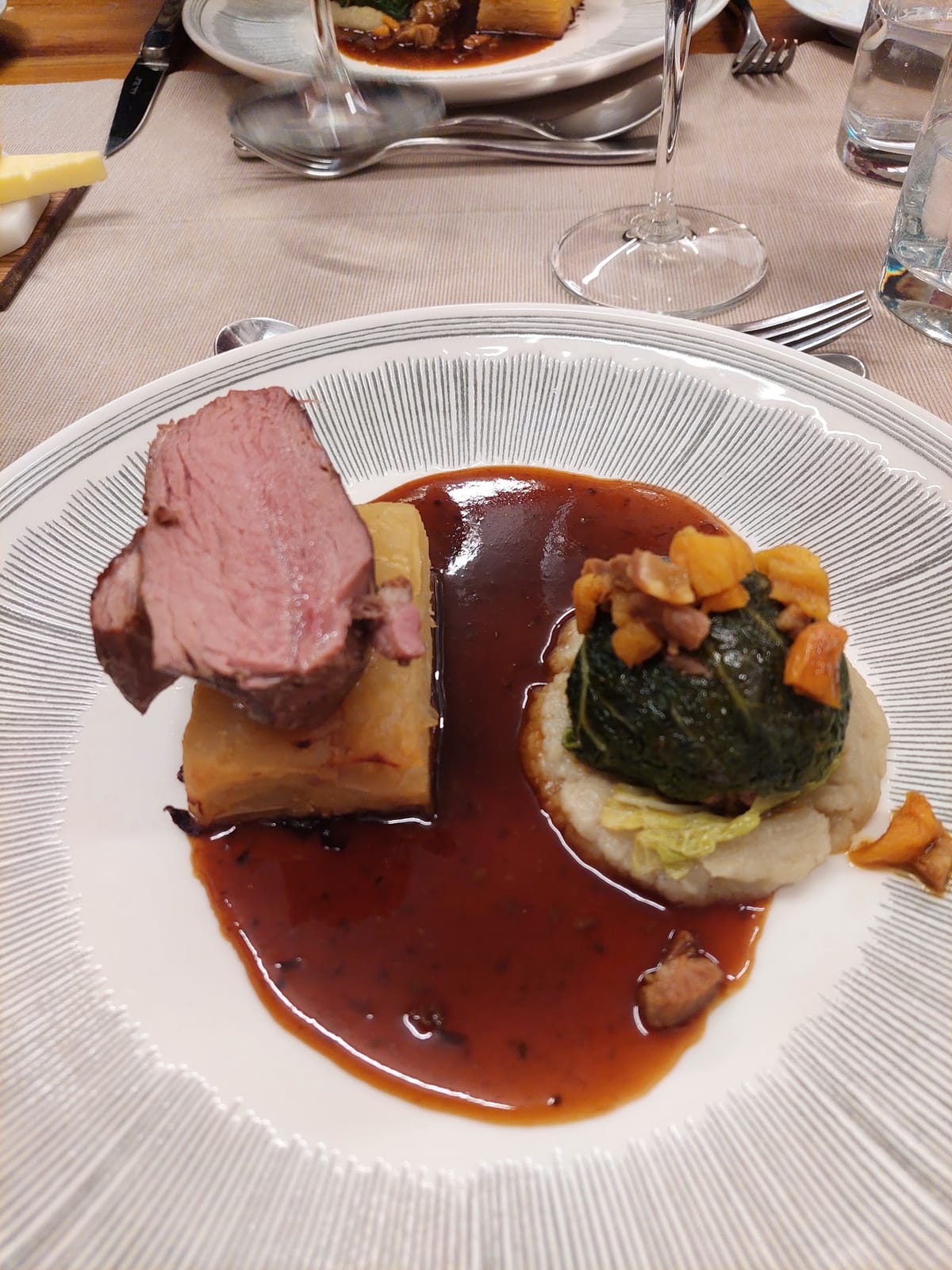 Gourmet Food & Kitchen