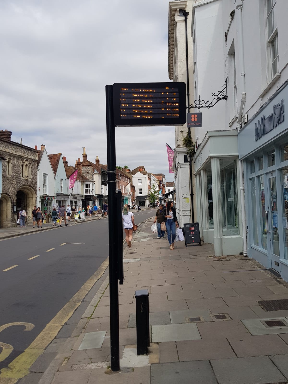 Harris + Hoole photo 2