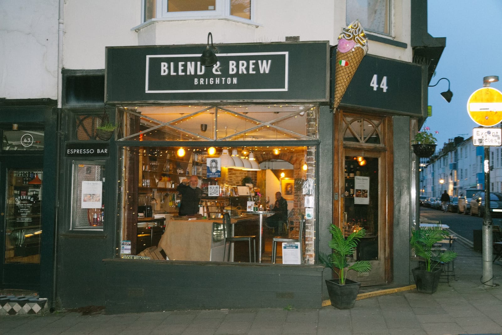 Blend & Brew Brighton photo 4
