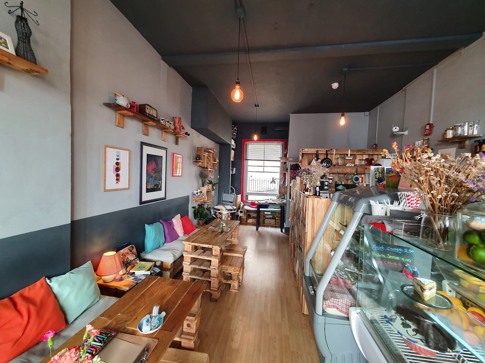 Red Fish Art & Coffee