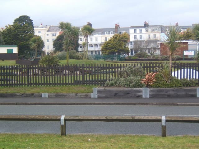 Edge by the sea photo 4