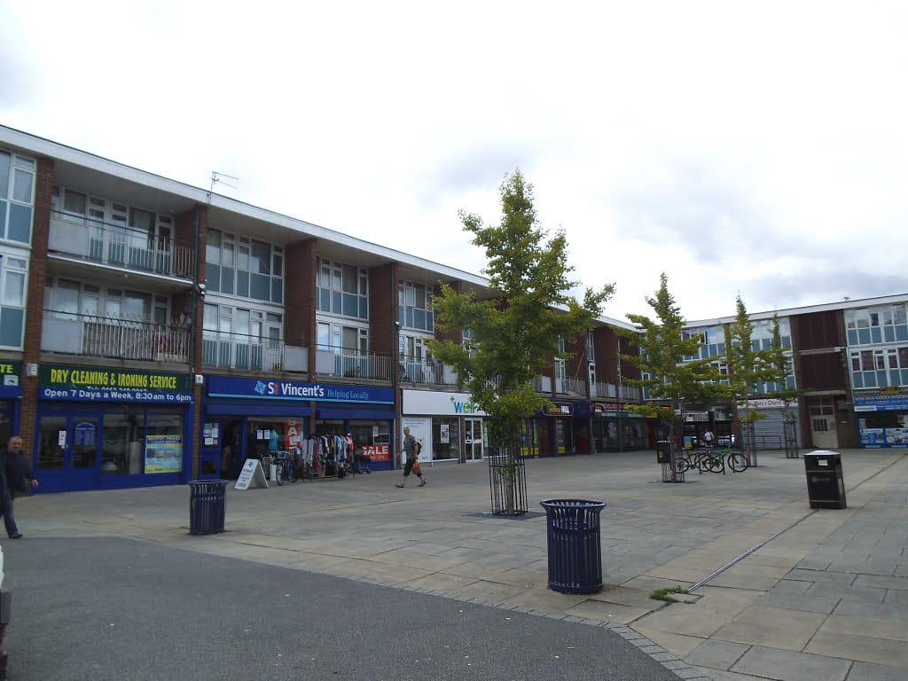 Lincoln Green Internet Cafe photo 2