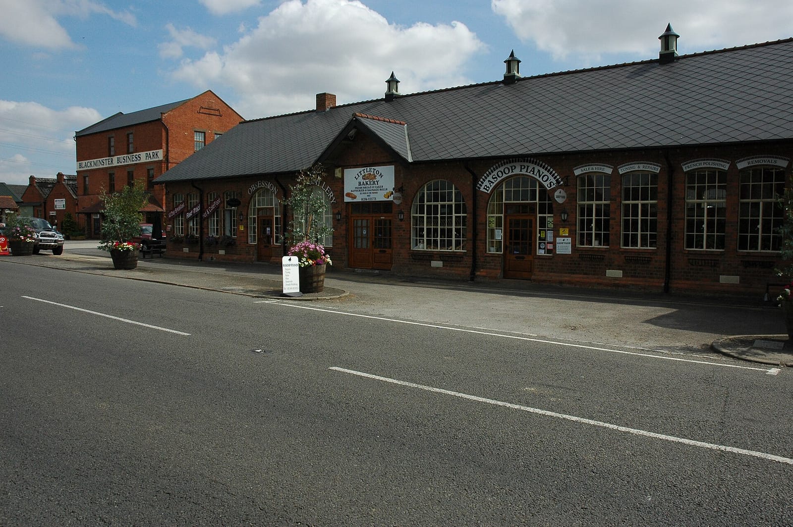 Fast Tracks Cafe