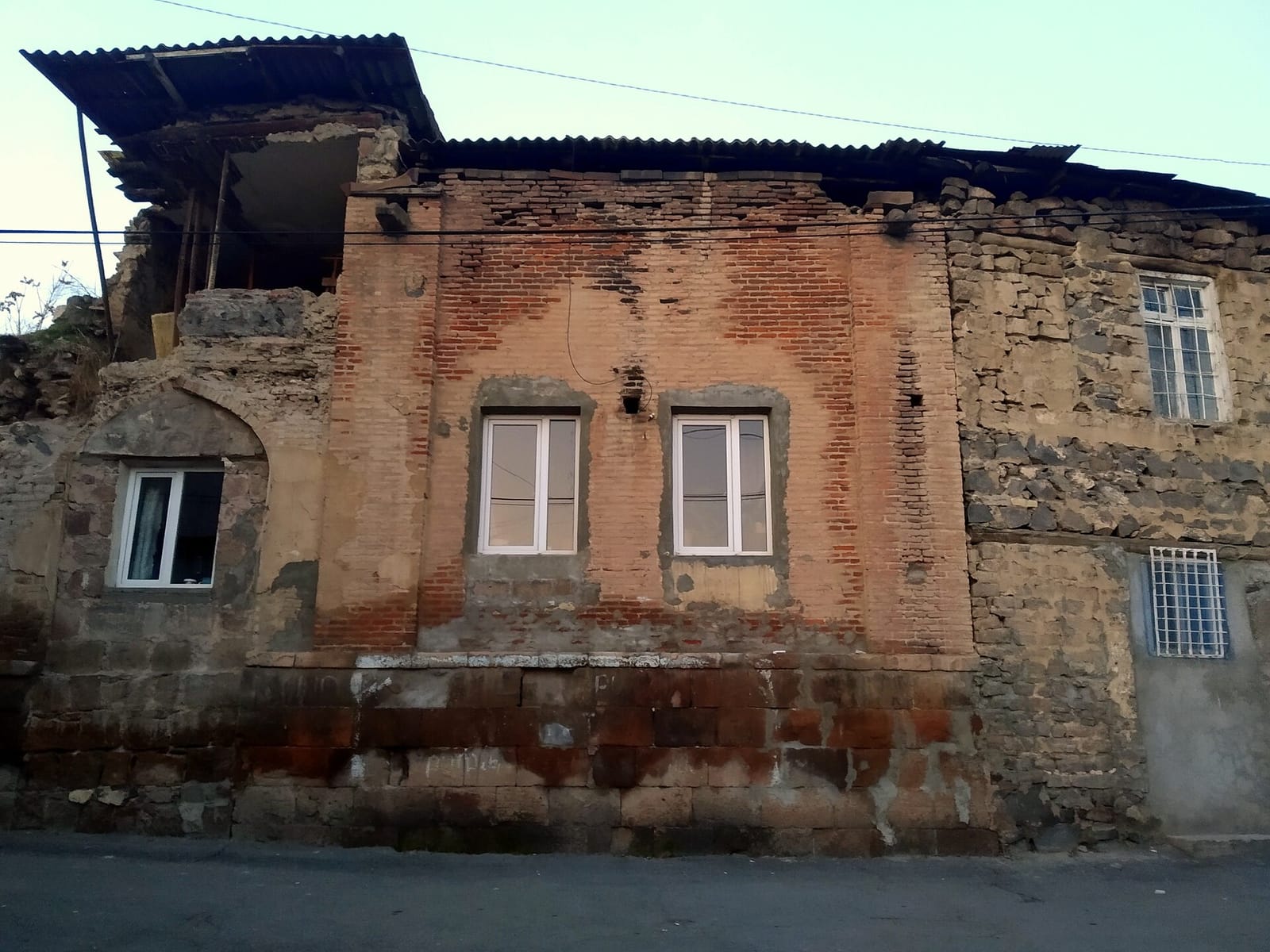 Kondi Hayat photo 4