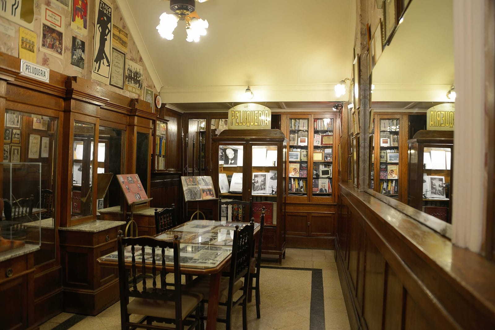 Café Tortoni photo 4