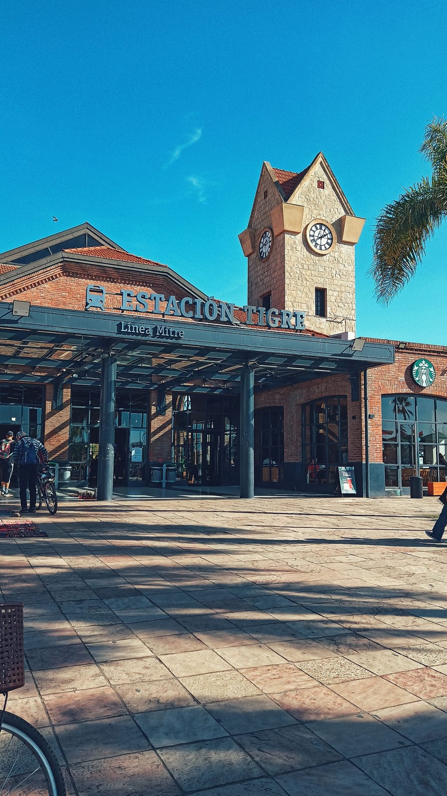 Starbucks photo 2