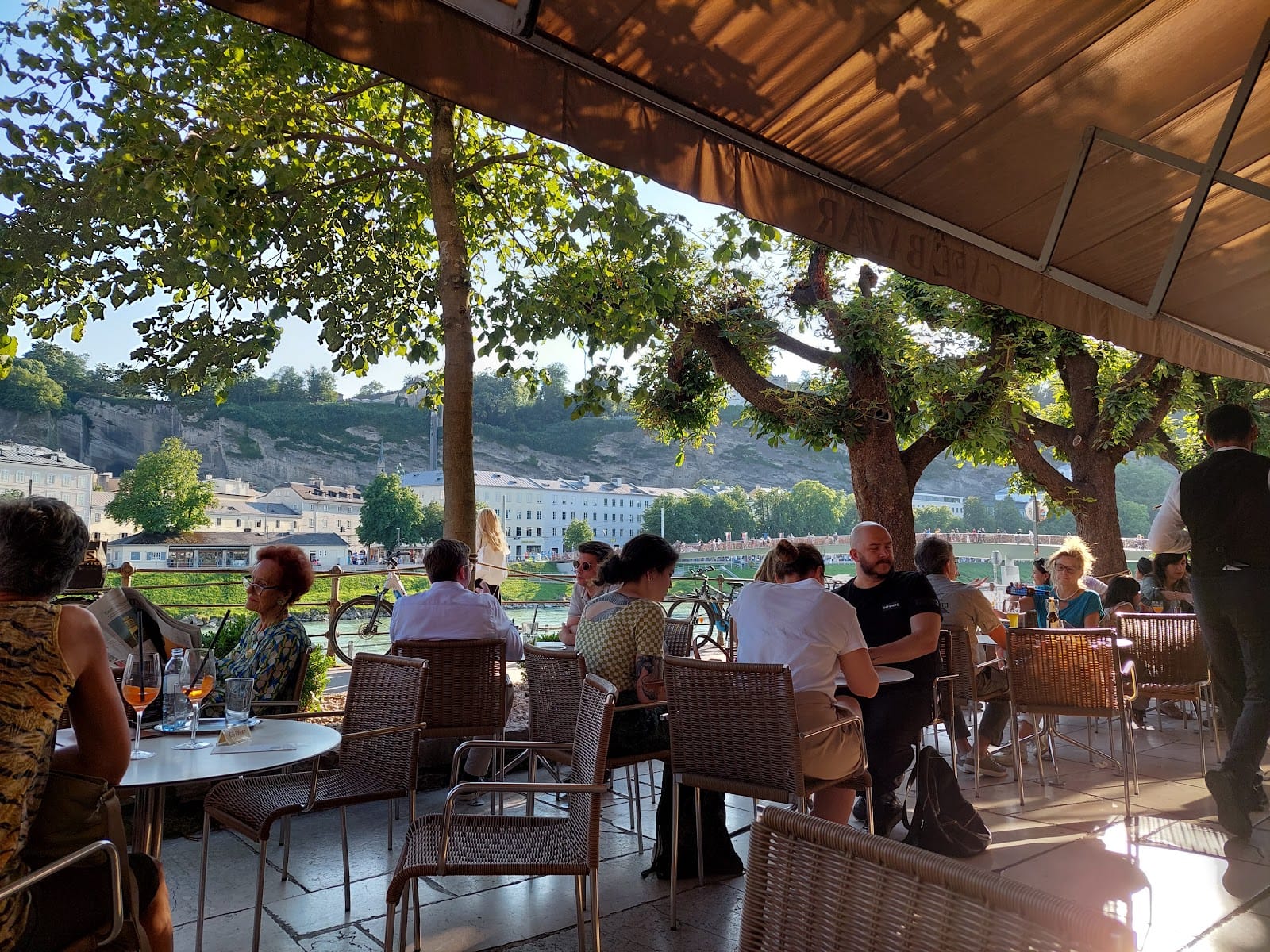 Cafe Bazar