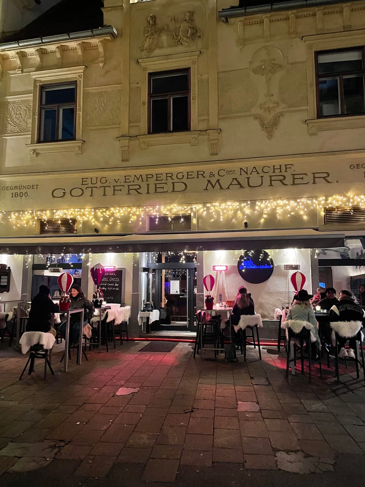 Cafe Glockenspiel