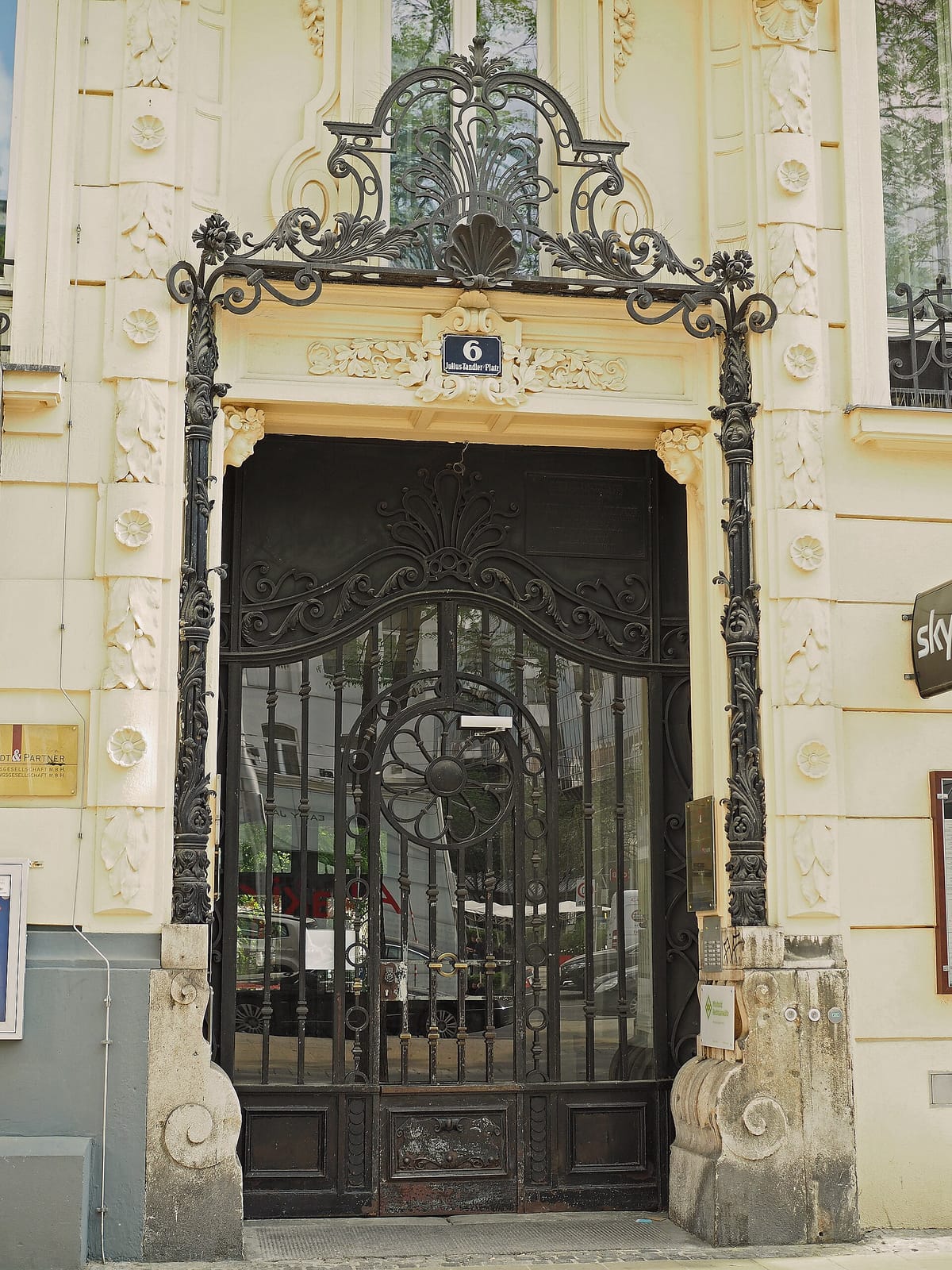 Cafe Saadi photo 2