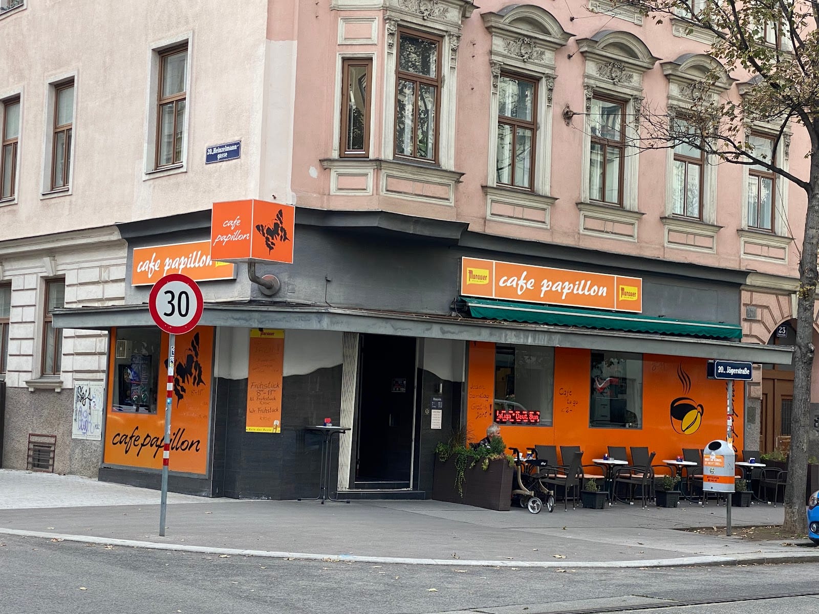 Cafe papillon