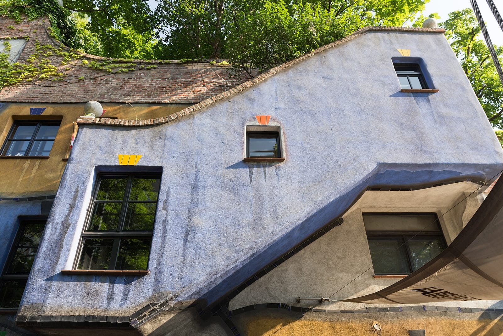 Terrassencafe im Hundertwasserhaus photo 2