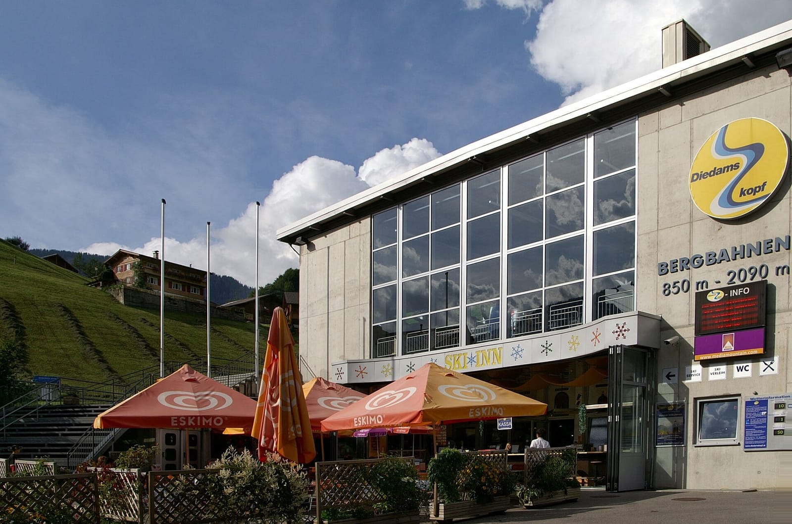 Ski Inn photo 3