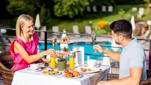 "Cafe Konditorei" im Hotel Warmbaderhof photo 9