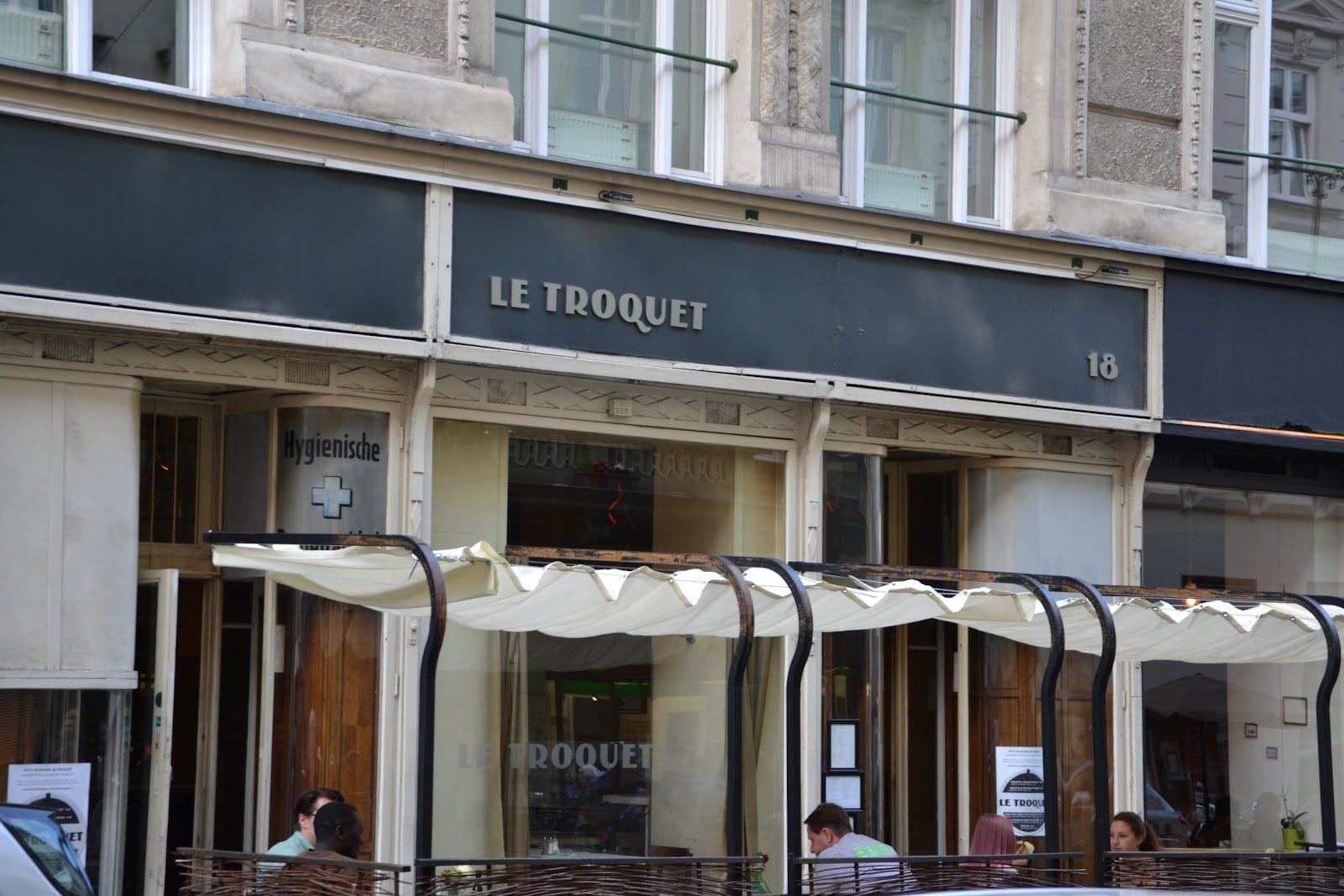 Le Troquet