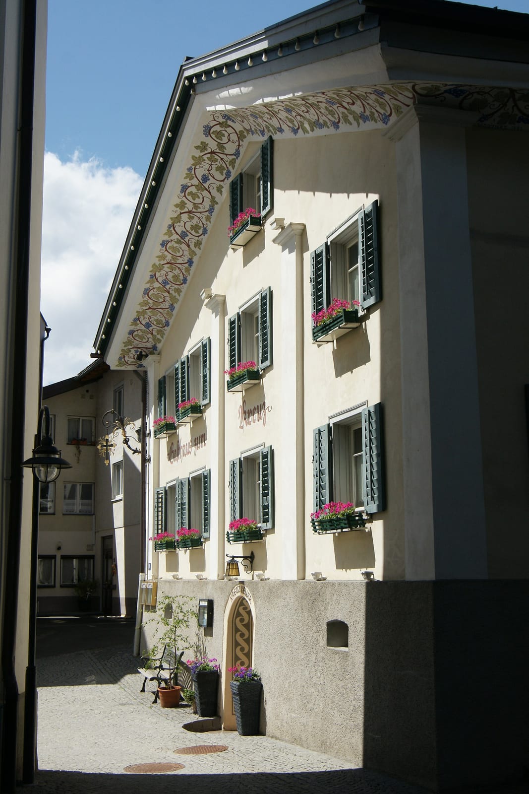 cafehaller photo 3