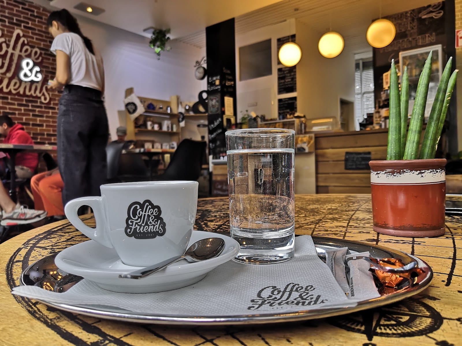 Coffee & Friends