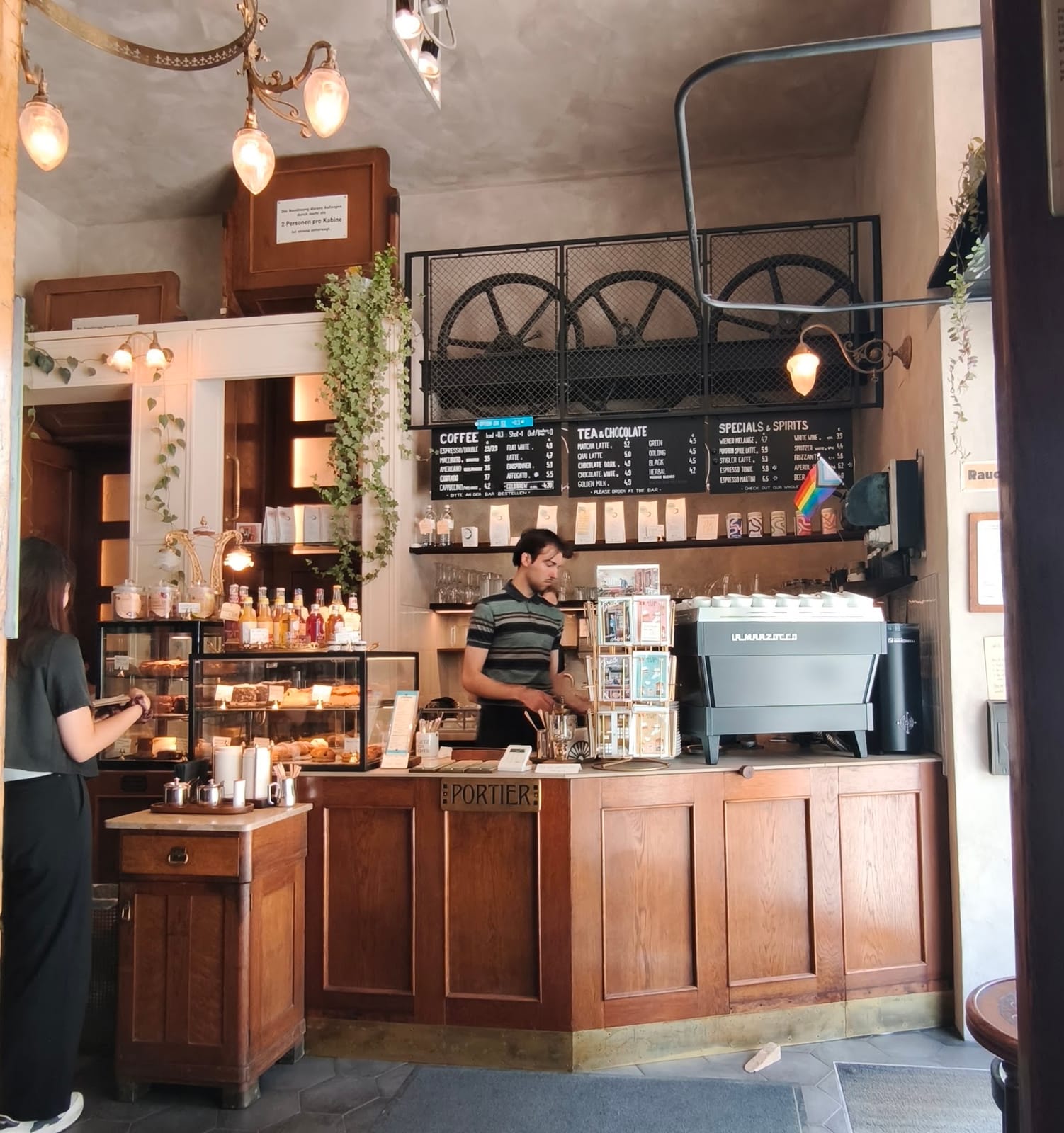 Aufzug Café