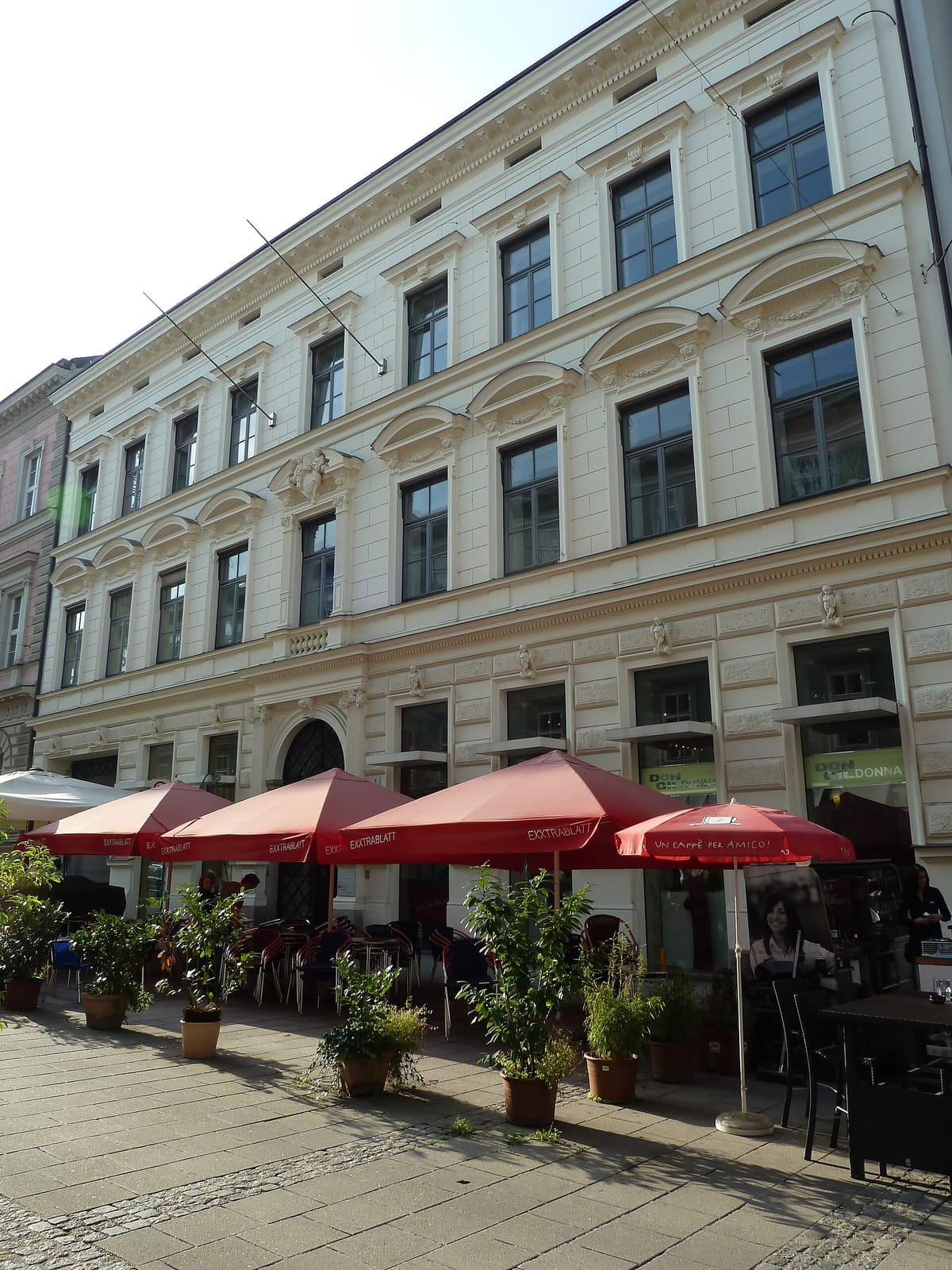 Victor Café Bistro