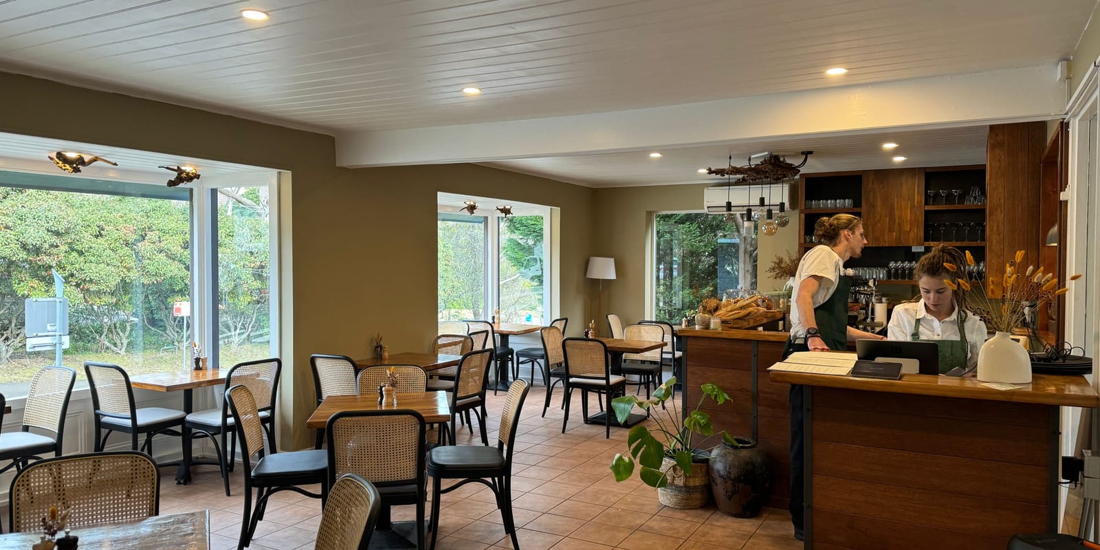 Gia Cafe & Bistro