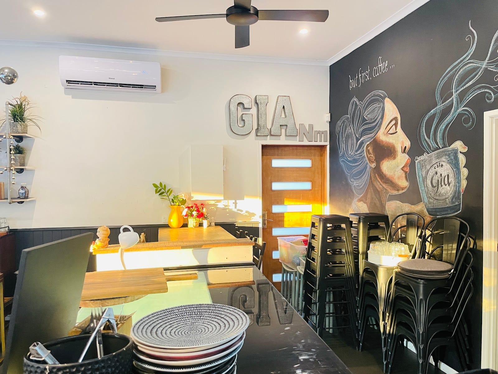 Cafe Gia