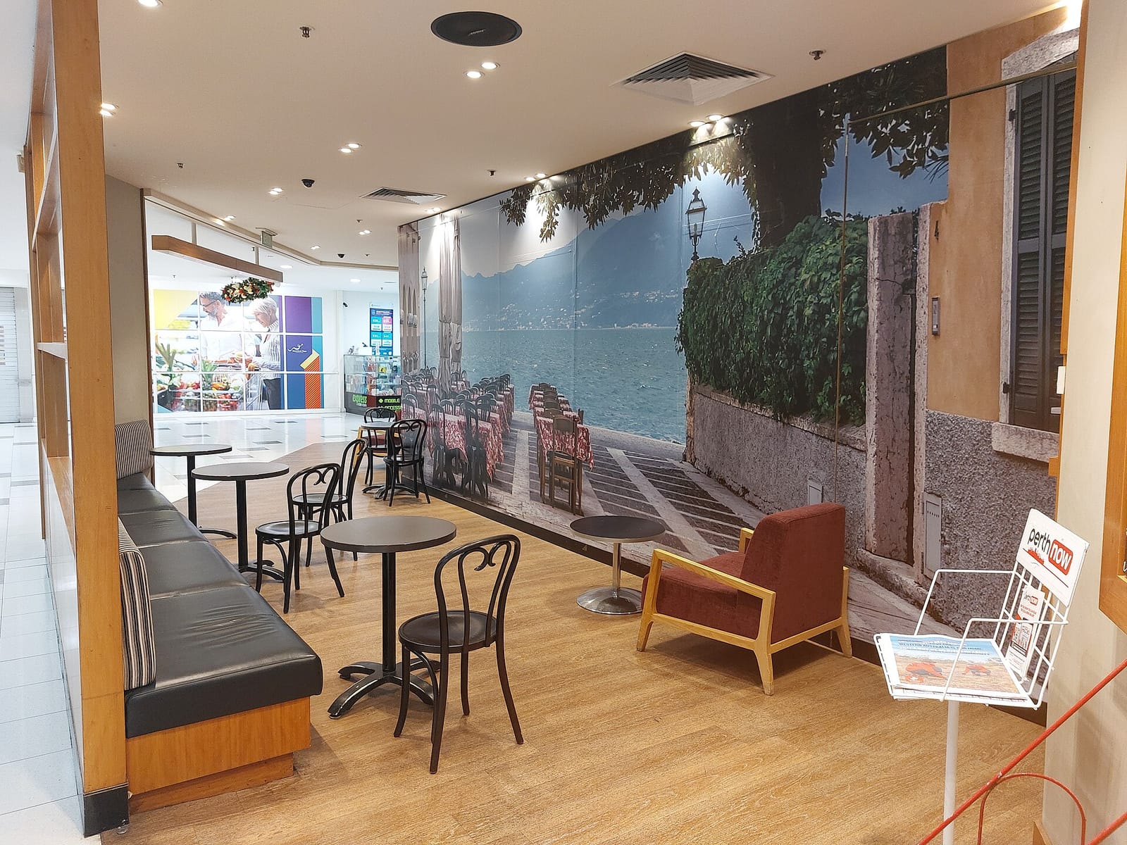 Gloria Jean's photo 4