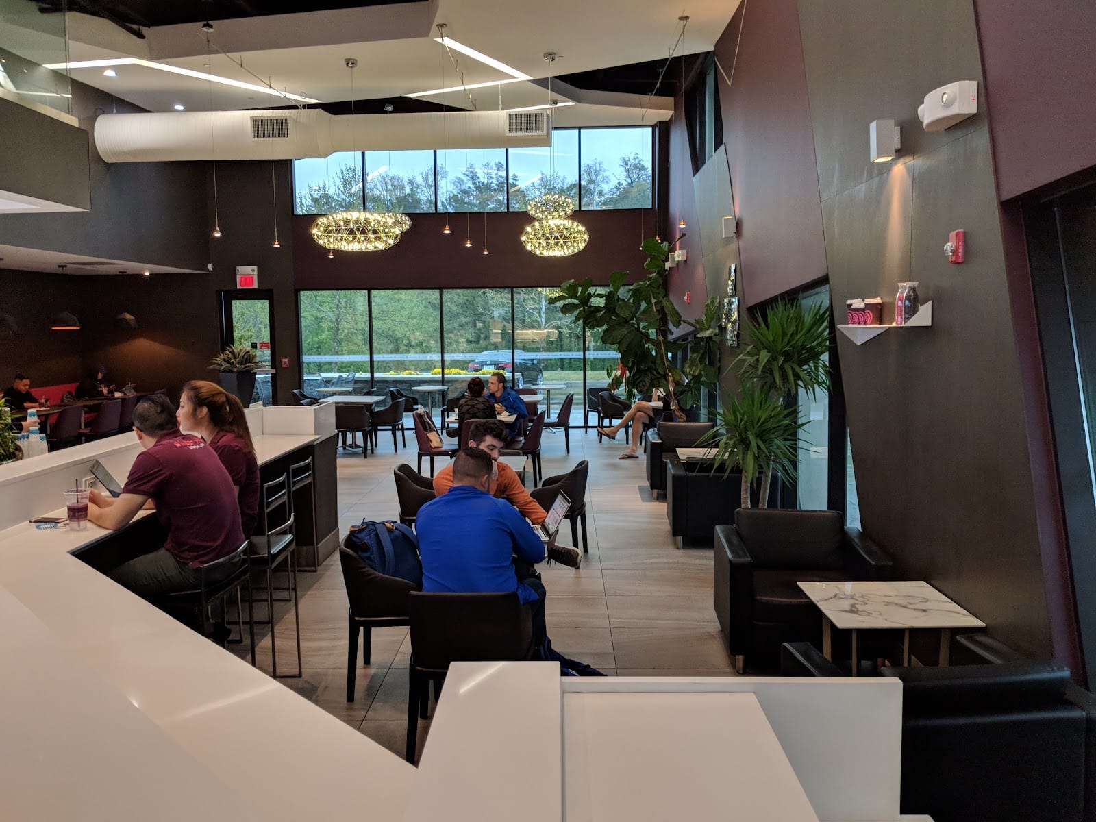 Sweet Hut Bakery & Cafe