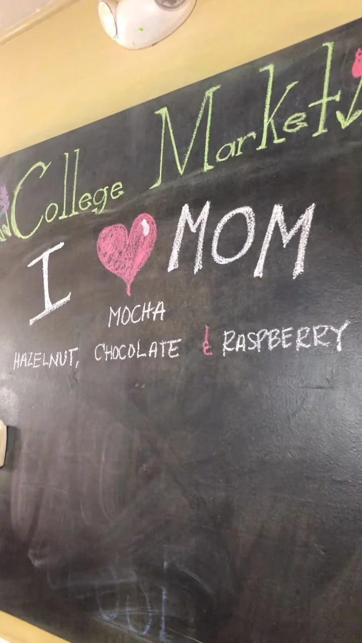 College Market photo 7