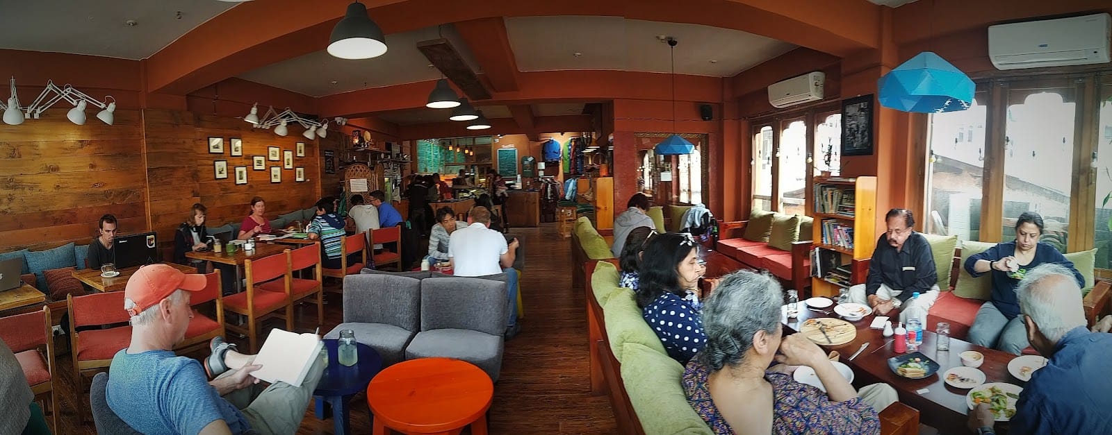ambient cafe