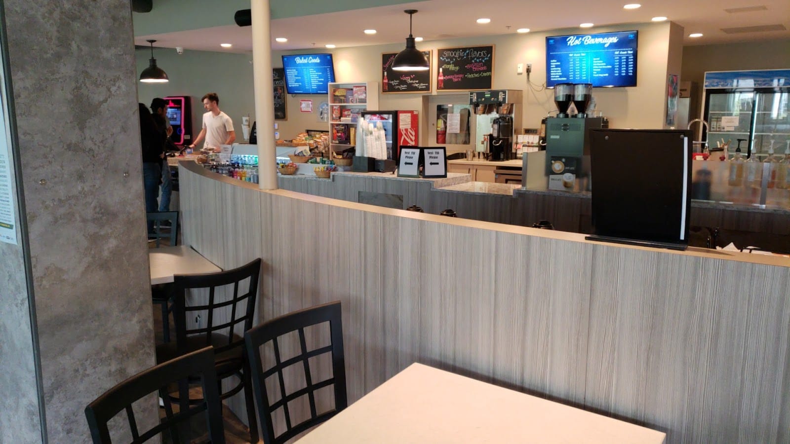 IQ's Café and Billiards