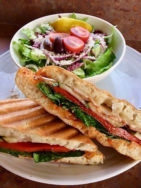 Estrella's Montreal Deli & Cafe photo 5
