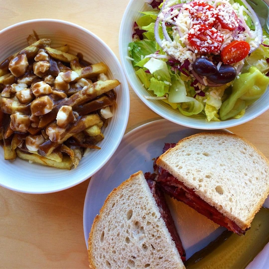 Estrella's Montreal Deli & Cafe