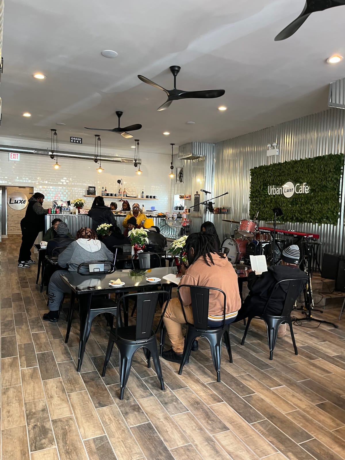 Urban Luxe Café