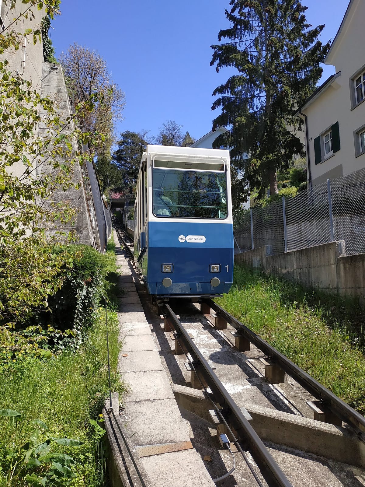 Kafi Seilbahn Rigiblick photo 4