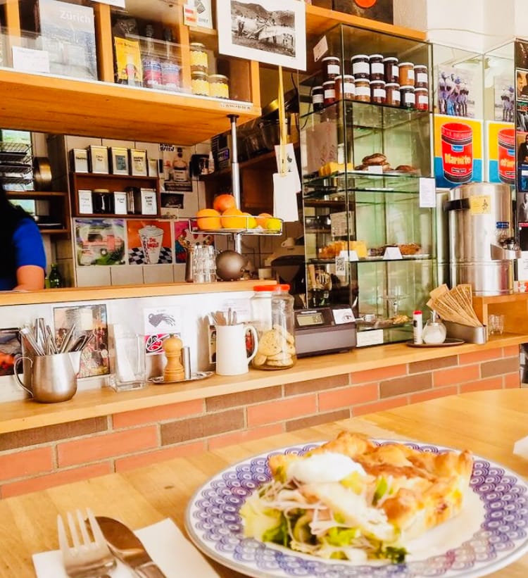 Cafe le mur