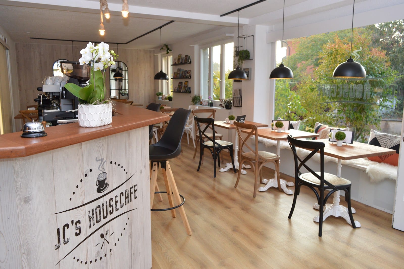 JC's Housecafe