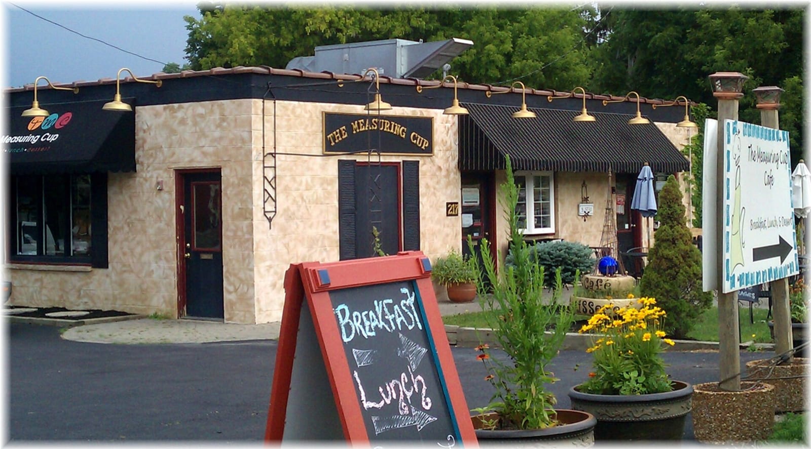 Eastside Cafe: Coffee and Wine Bar photo 2