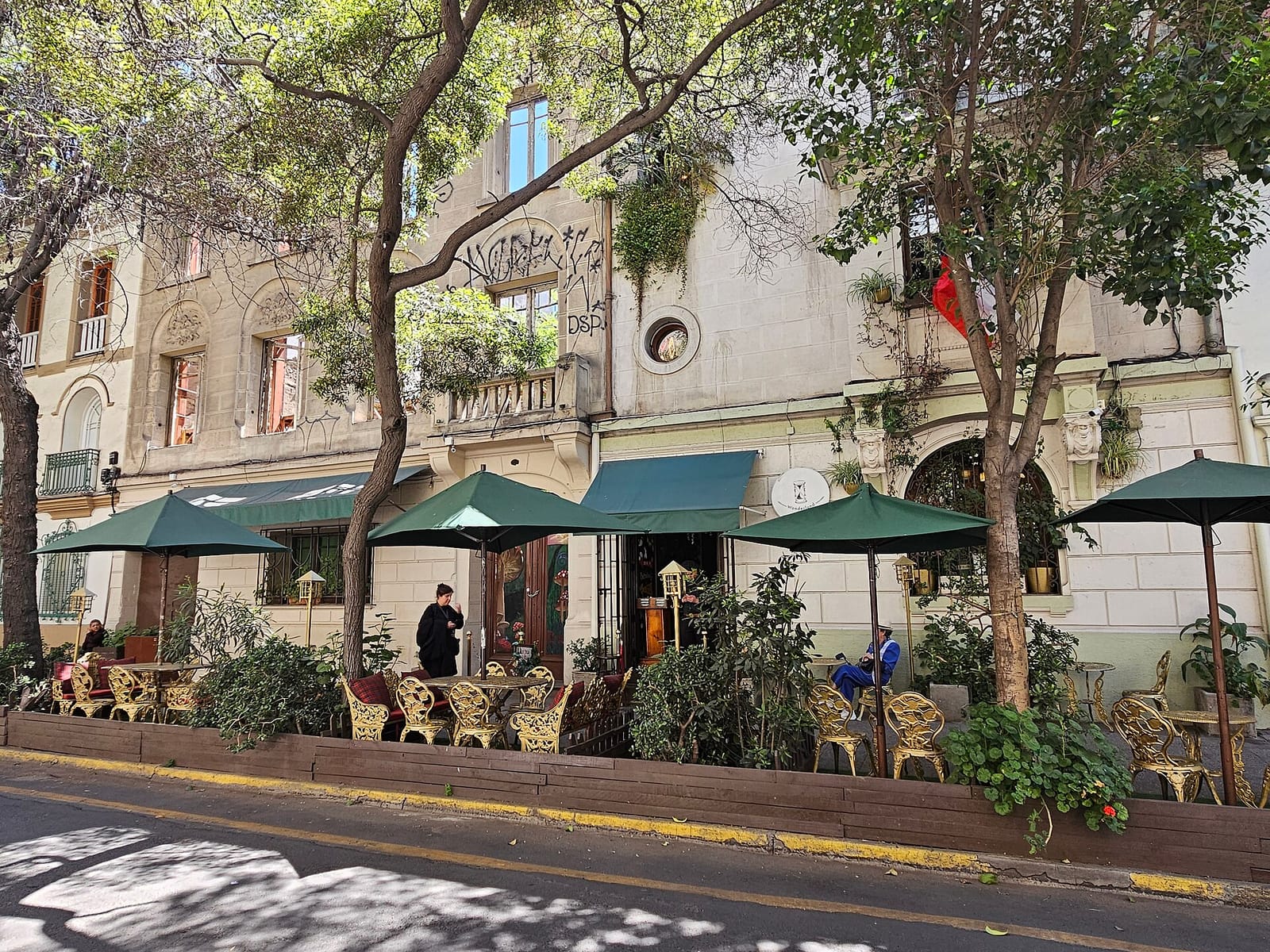 Wonderland Café photo 5